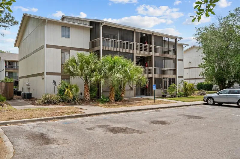 6519 W Newberry Rd #1111, FL