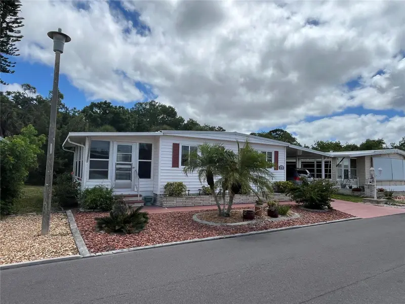 785 Cervina Dr N, FL
