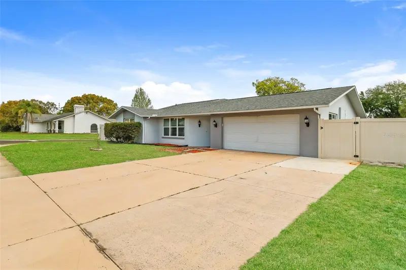 8330 Broken Willow Ln, FL