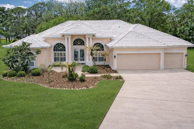5201 Laurel Pointe Dr, FL