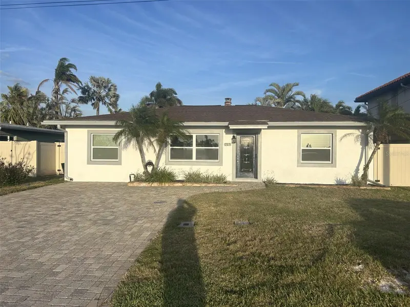 717 Sunset Cv, FL