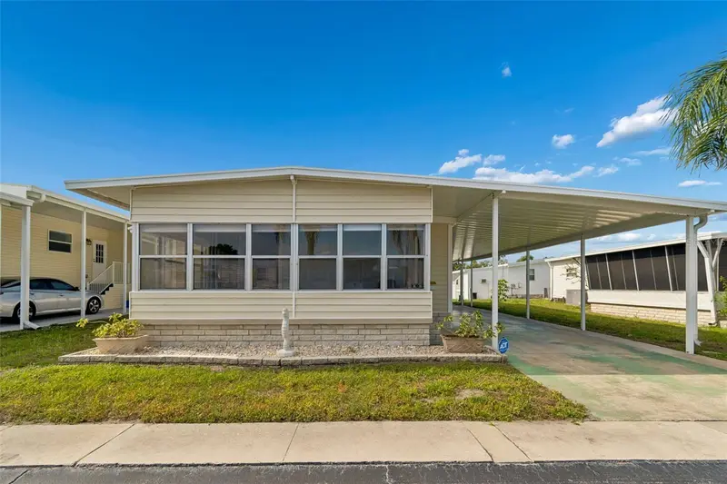 12651 Seminole Blvd #15i, FL
