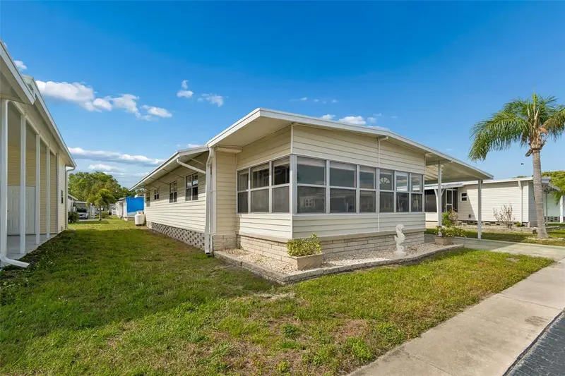 12651 Seminole Blvd #15i, FL