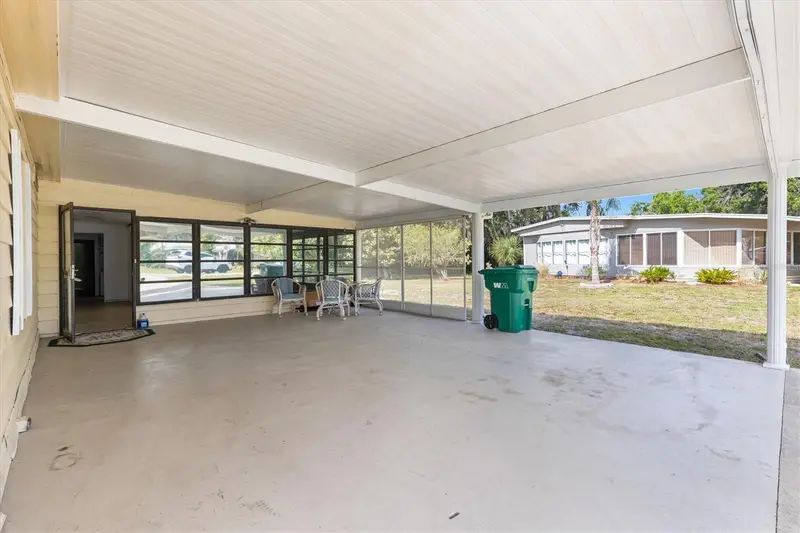 5556 Columbus Cir, FL