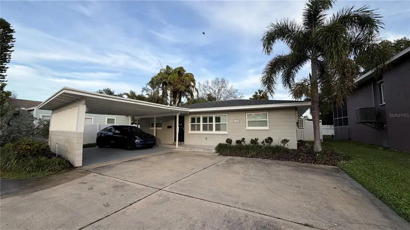 3435 Overlook Dr Ne, FL