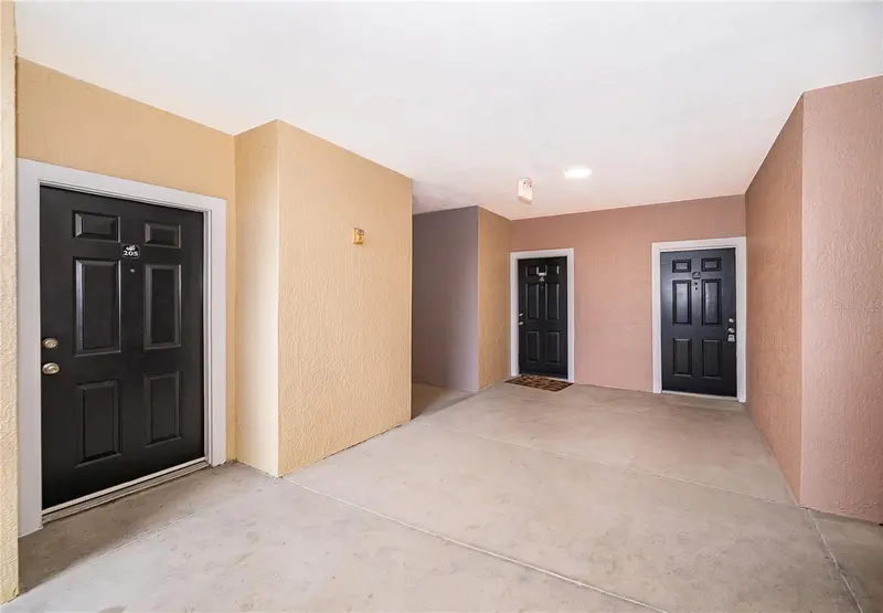 6663 Queens Borough Ave #208, FL