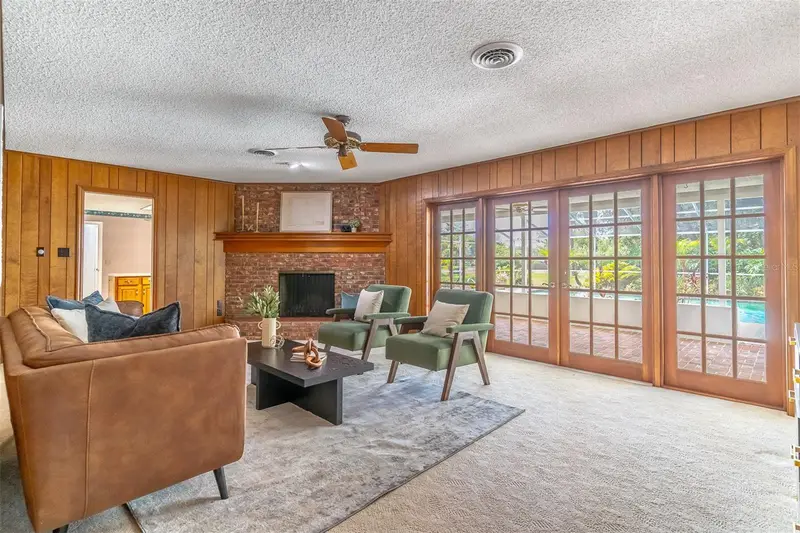 305 S Sweetwater Blvd, FL