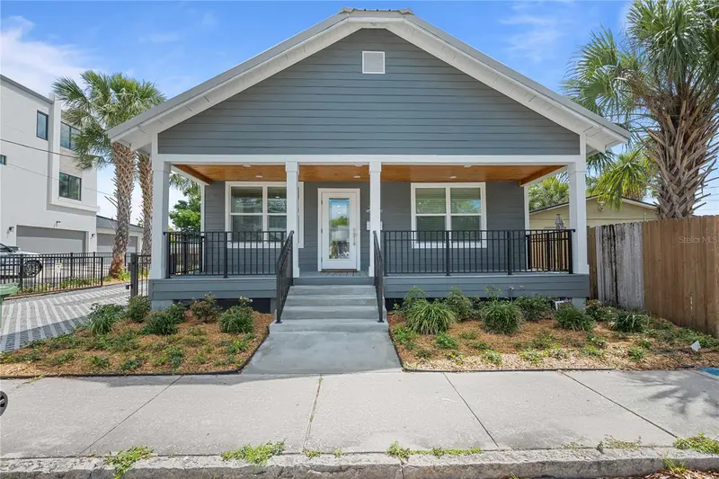 2203 N Boulevard, FL