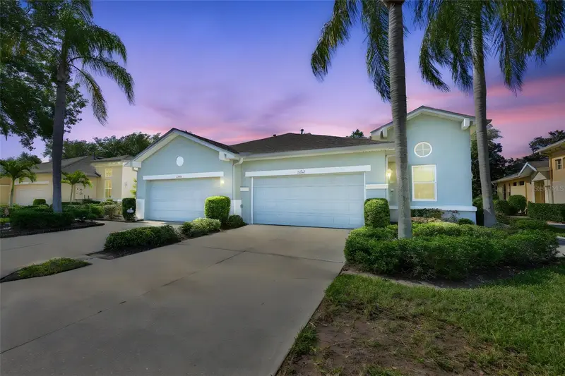 2082 Sifield Greens Way #3, FL