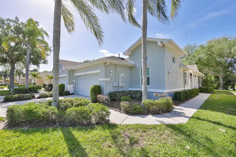2082 Sifield Greens Way #3, FL