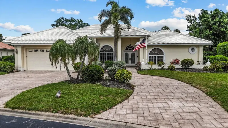 832 Carnoustie Dr, FL