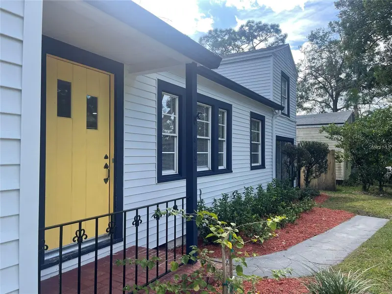 845 Floral Dr, FL
