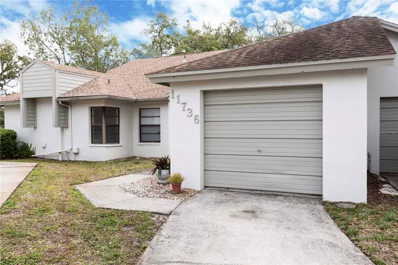 11736 Rolling Pine Ln, FL