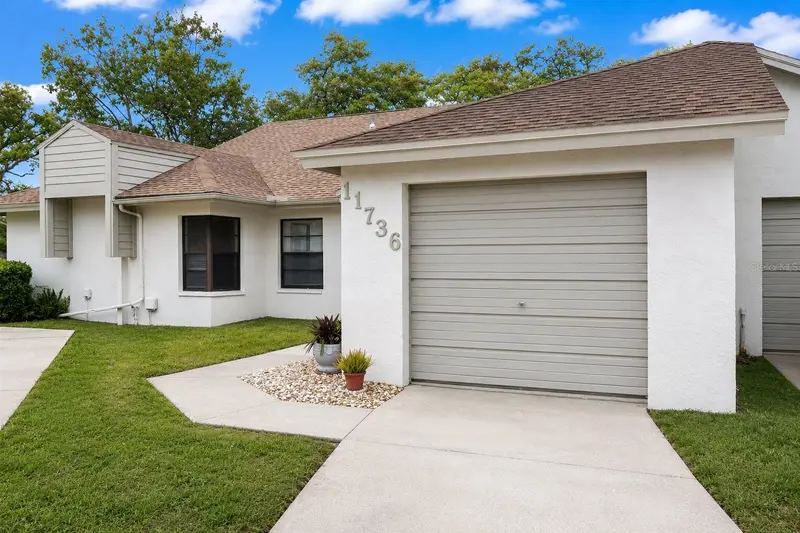 11736 Rolling Pine Ln, FL