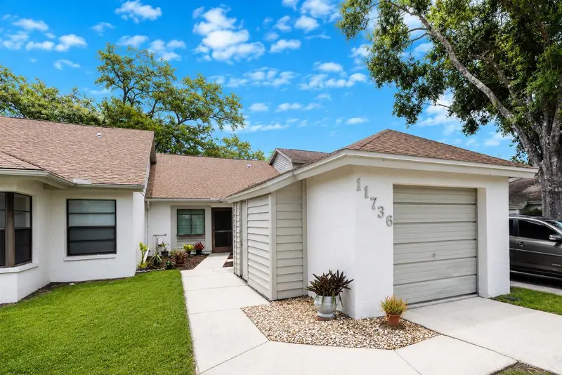 11736 Rolling Pine Ln, FL