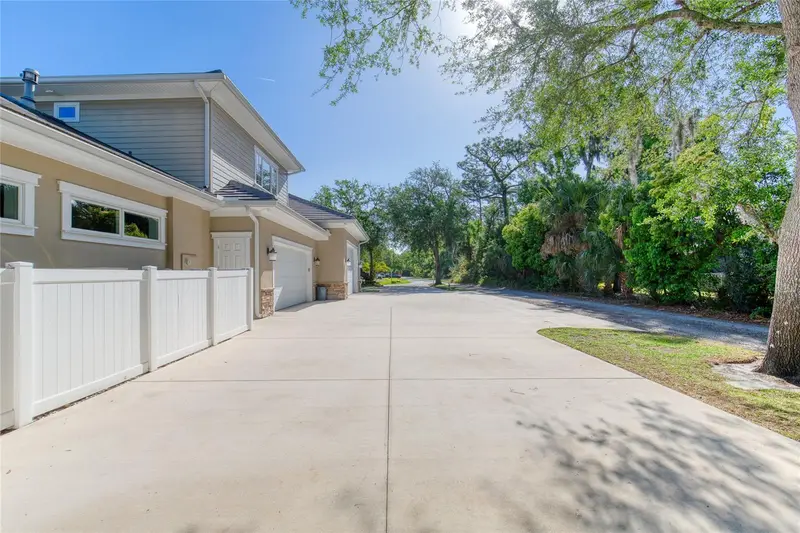 230 Parrulli Dr, FL