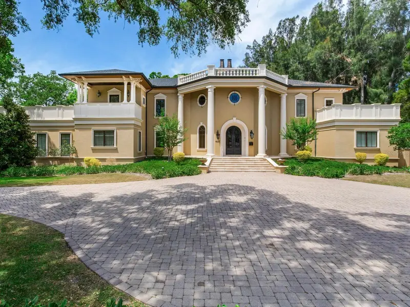 4623 W San Jose St, FL