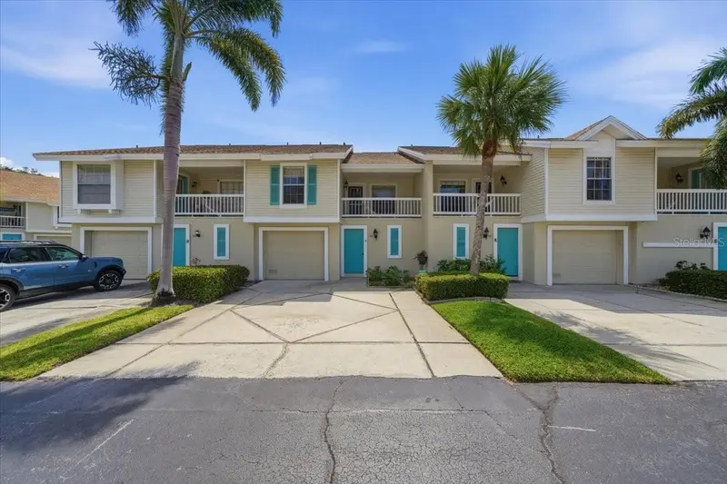 227 Sun Vista Ct S, FL
