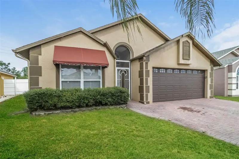 120 Lakebreeze Cir, FL