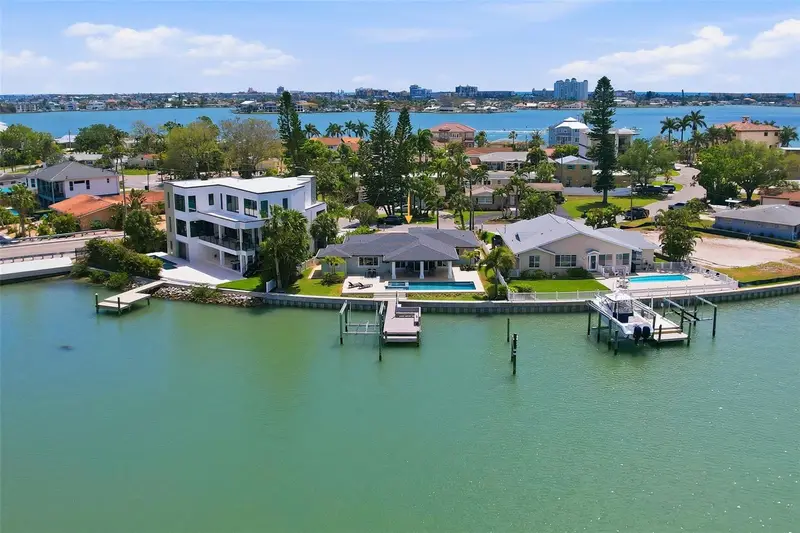 7172 S Shore Dr S, FL