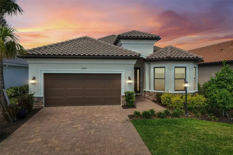 6203 Grandview Hill Ct, FL