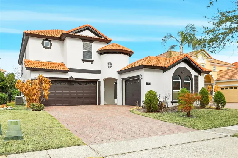 910 Lascala Dr, FL