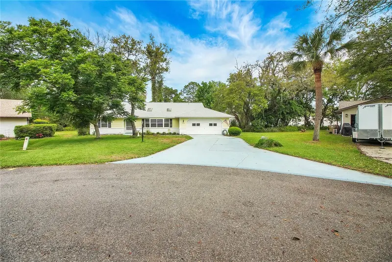 335 River Glass Ct, FL