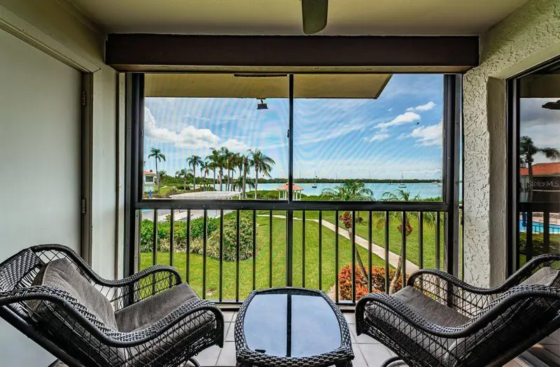 6295 Bahia Del Mar Cir #204, FL