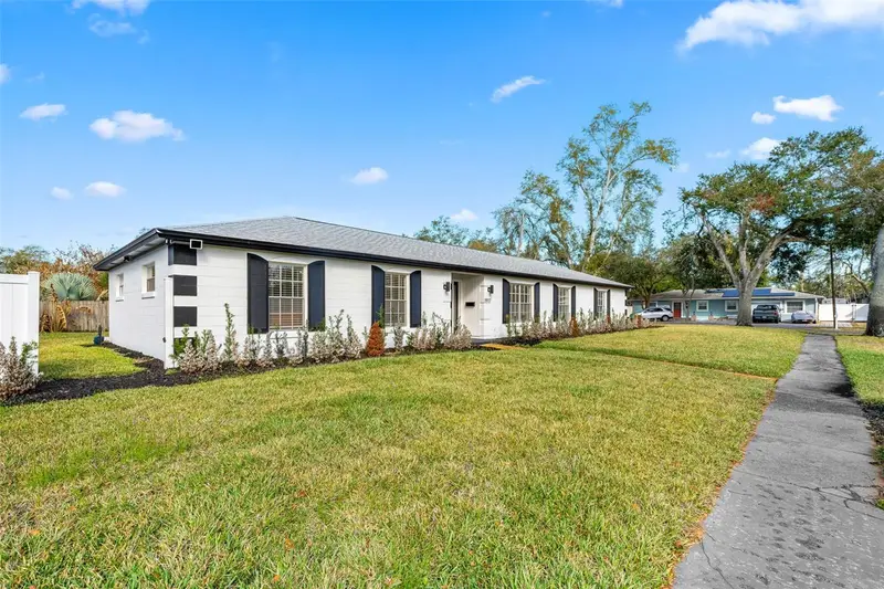 1917 Wyandotte Trl, FL