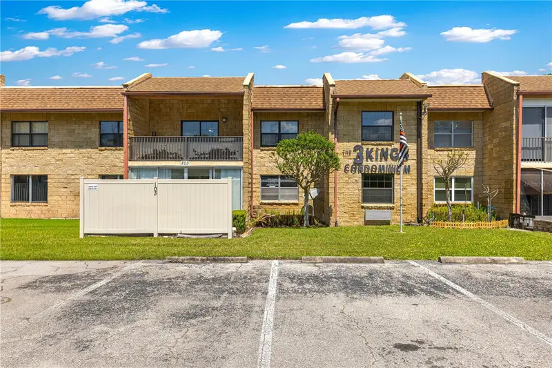 2837 Ne 3rd St #203, FL