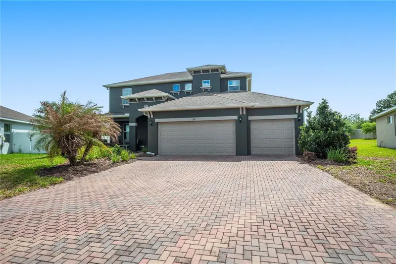437 Sapphire Dr, FL