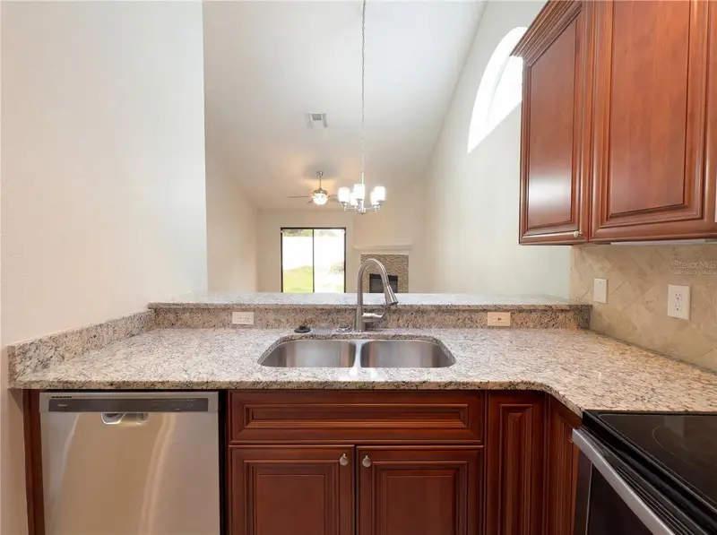 1696 Chatham Cir, FL