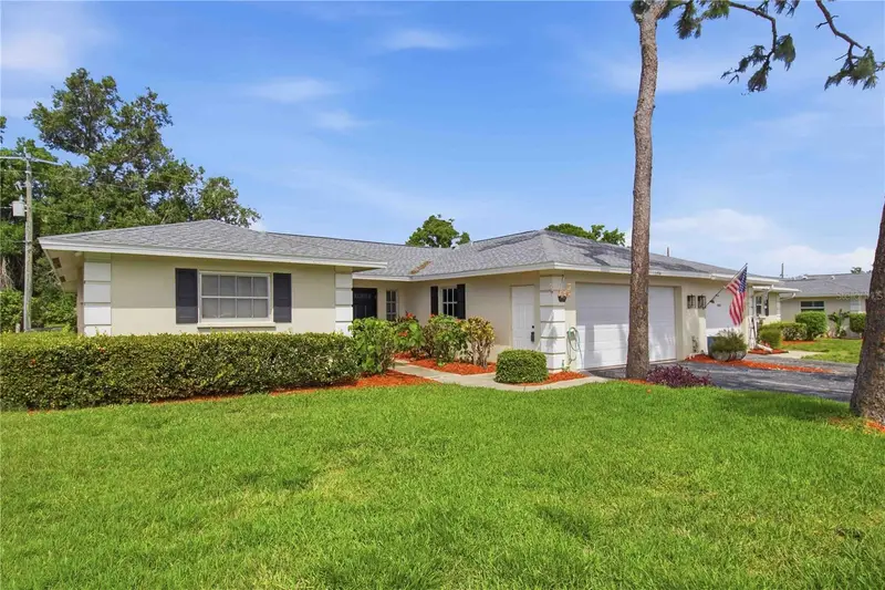 7354 W Country Club Dr N, FL