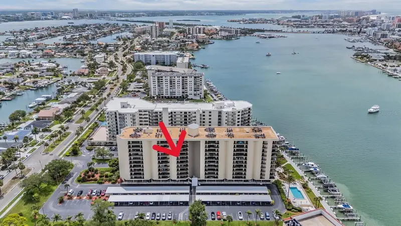 690 Island Way #607, FL