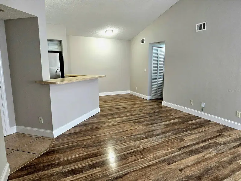4630 Commander Dr #1038, FL
