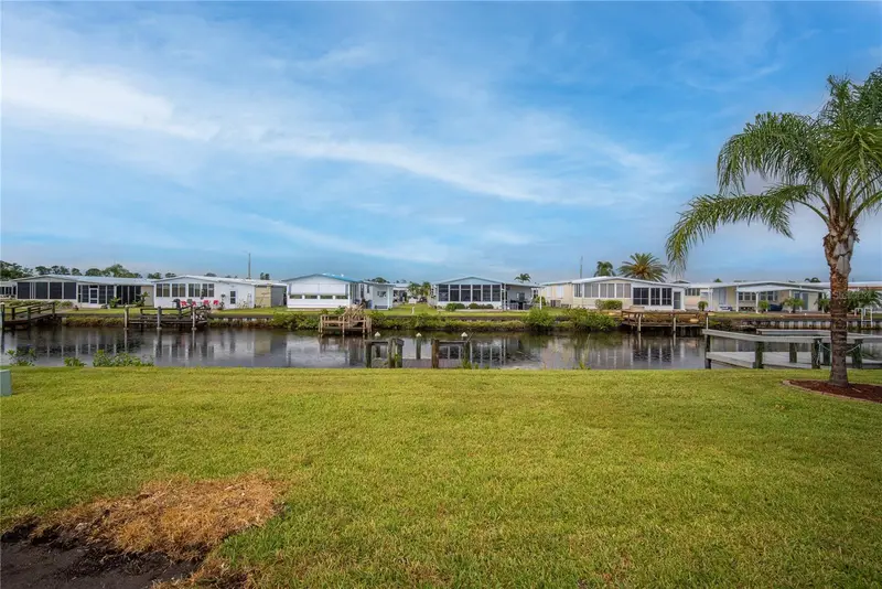 646 Blackburn Blvd, FL