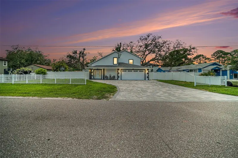 8502 May St, FL