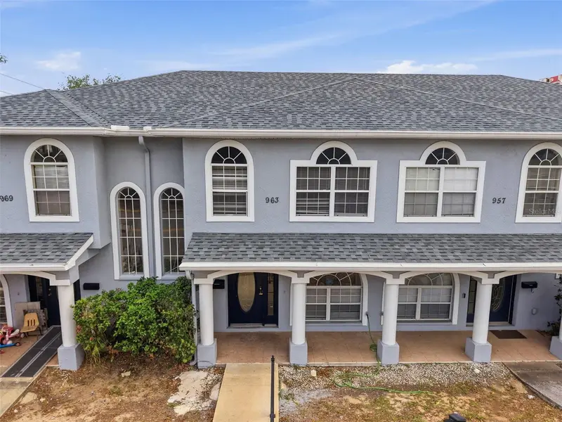 963 E Main St, FL