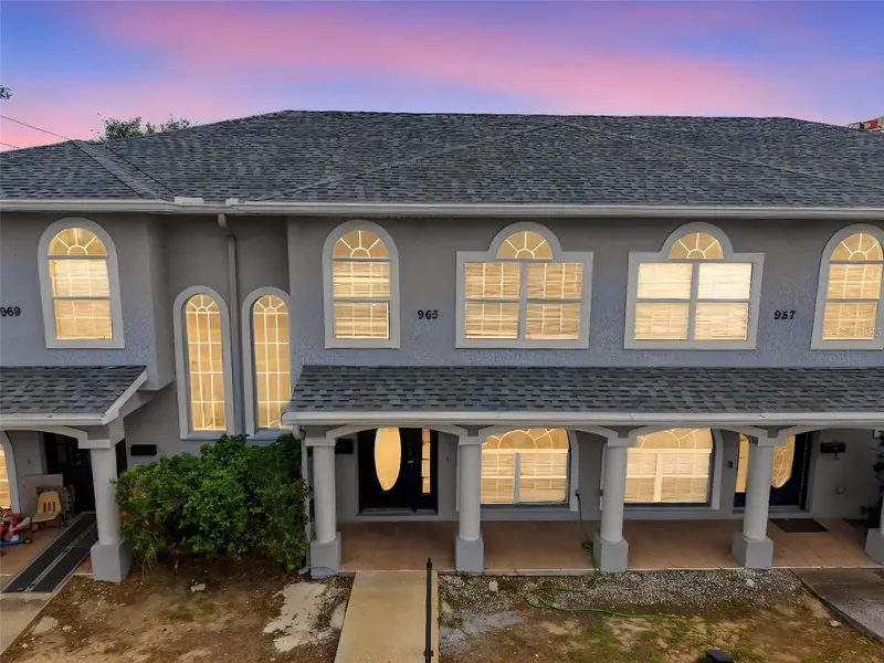 963 E Main St, FL