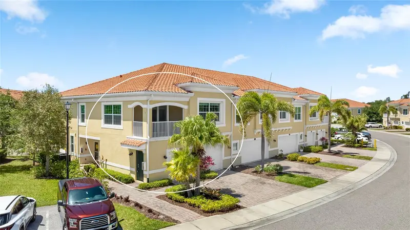 4271 Expedition Way #103, FL