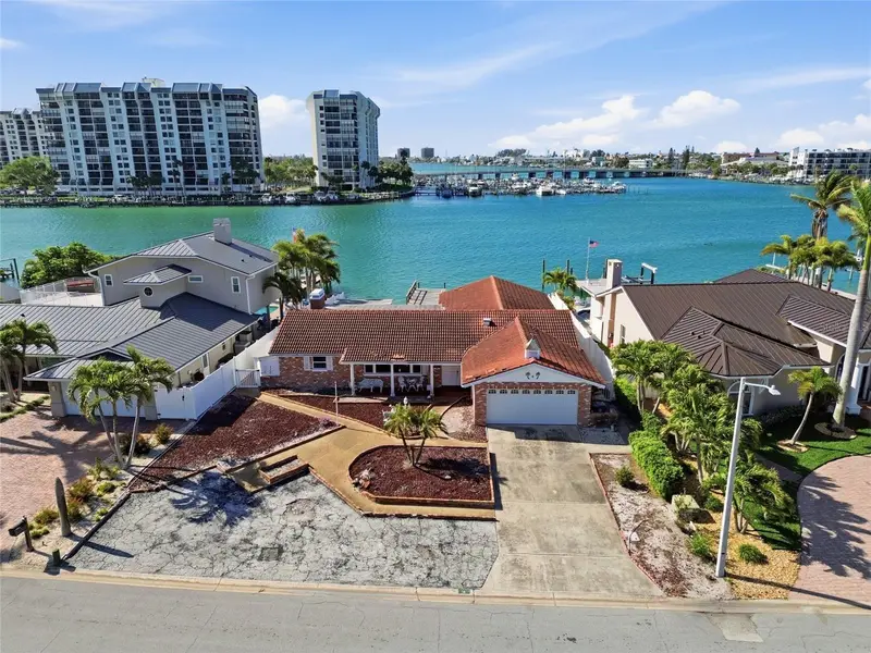 4 Bellevue Dr, FL
