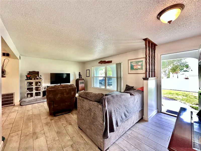 8262 Deming Dr, FL