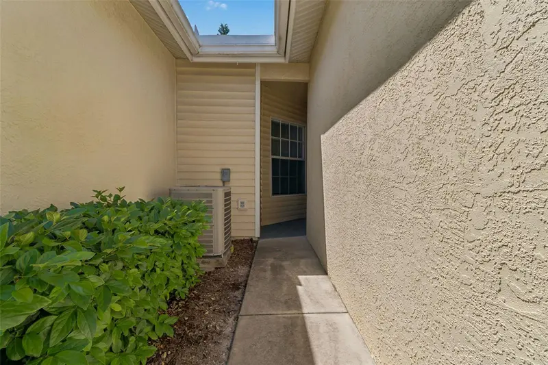 1050 Starkey Rd #207, FL