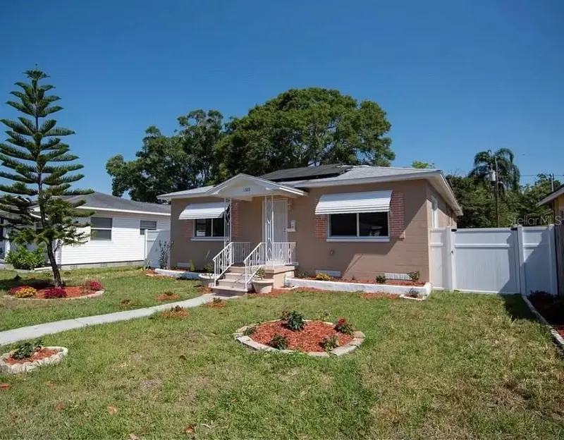 1329 34th Ave N, FL