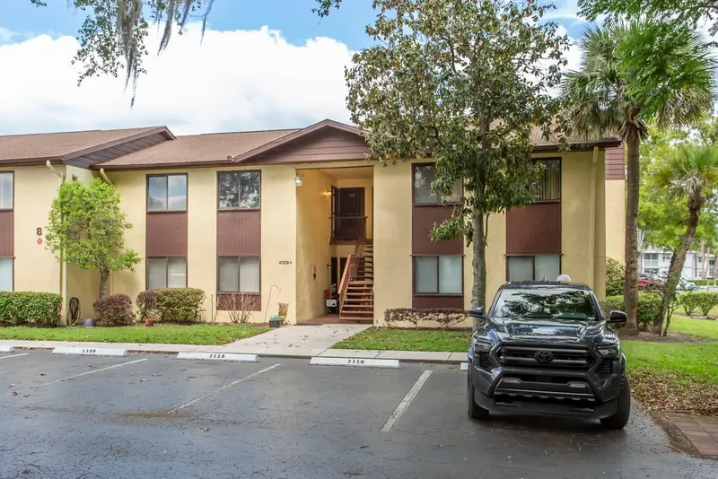 513 Fairways Cir #B, FL