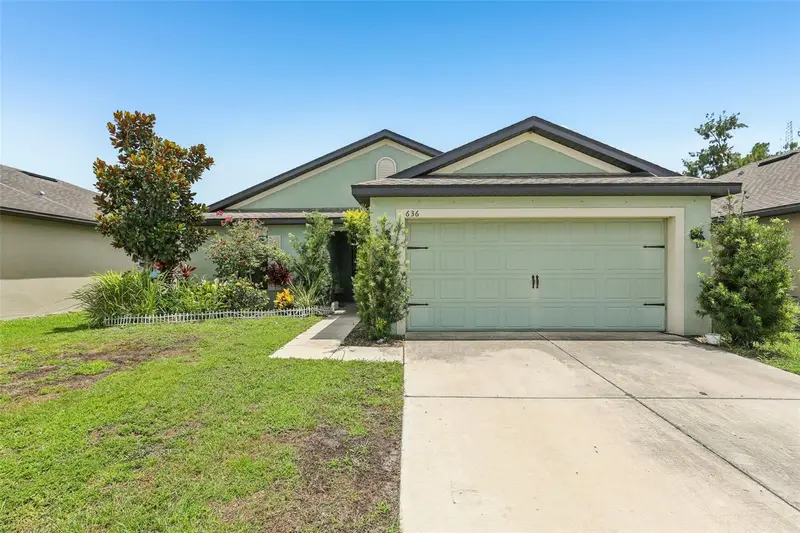 636 Chatham Walk Dr, FL