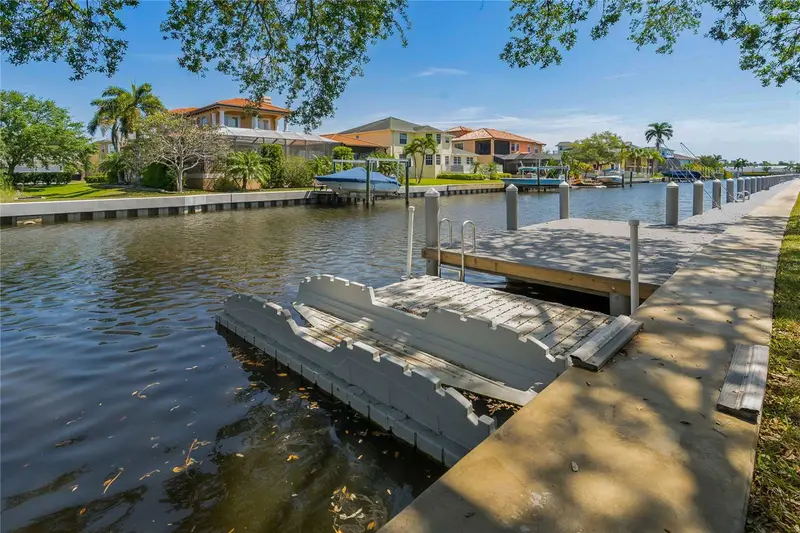 340 Moorings Cove Drive, FL