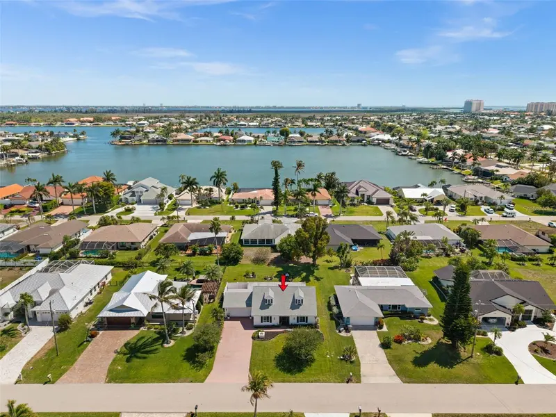 706 Sw 51st Ter, FL