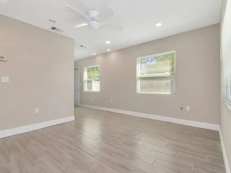 1211 62nd Ave E, FL