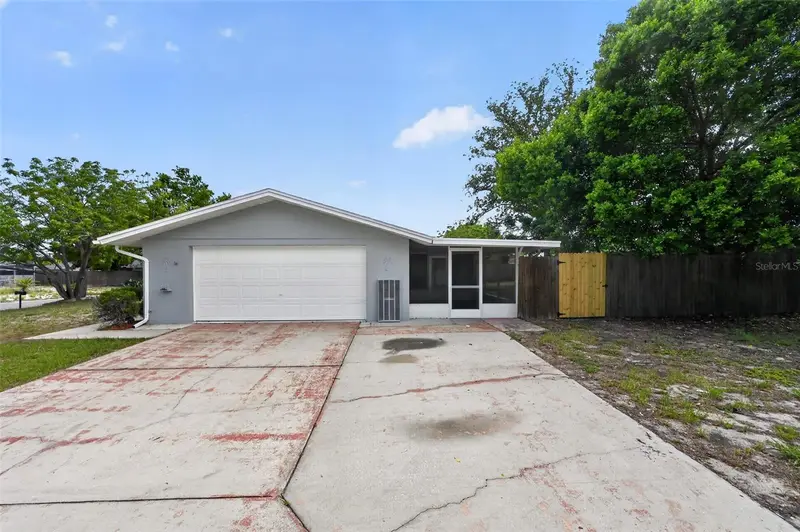 7925 Canna Dr, FL